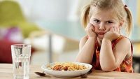 Nguyên nhân trẻ biếng ăn và giải pháp khắc phục mẹ cần biết