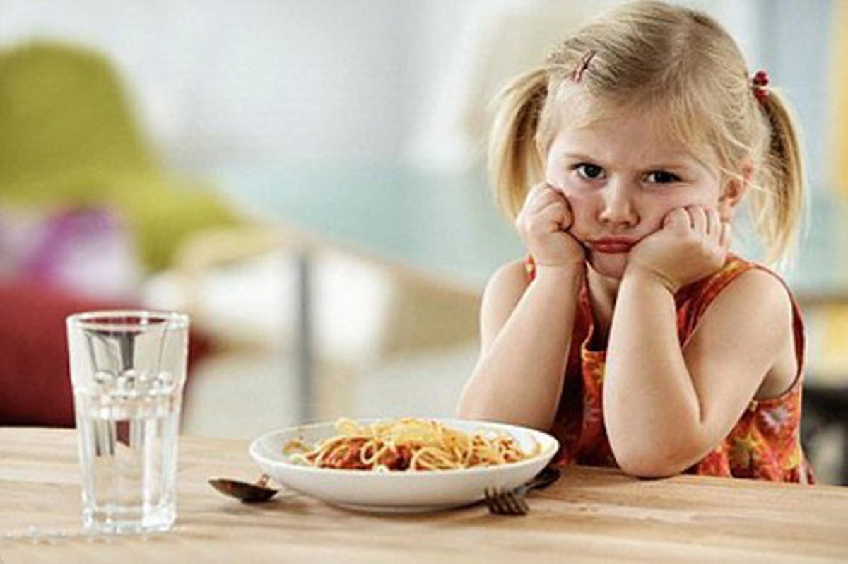 Nguyên nhân trẻ biếng ăn và giải pháp khắc phục mẹ cần biết